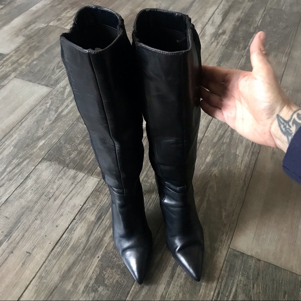Tahari Black Leather Pull On High Heeled Boots 7 - Picture 9 of 16